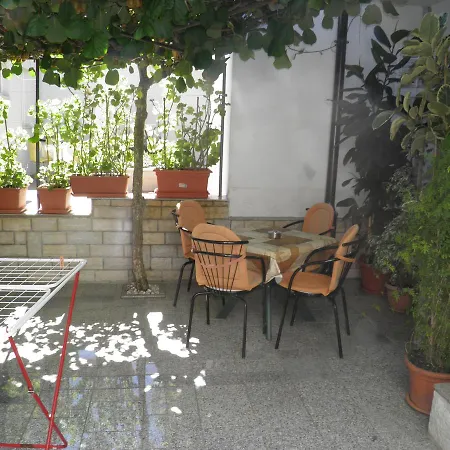 Apartman Mira *